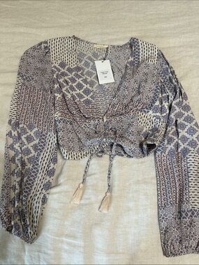 ILLA ILLA Lavender and Cream Printed Tie-Front Crop Top